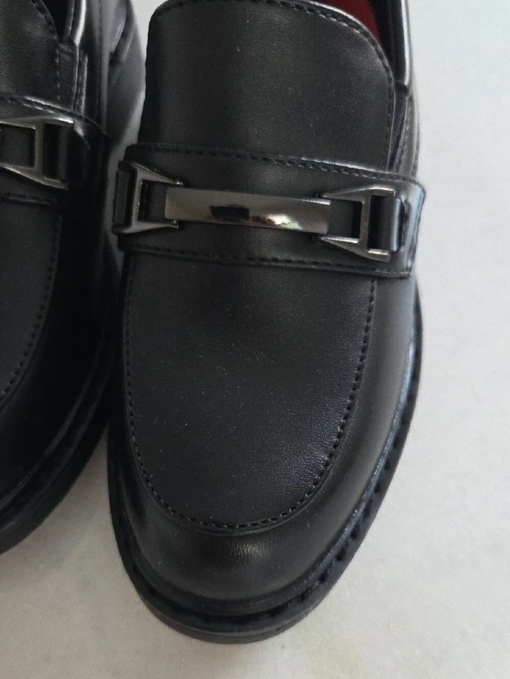 Bruno Marc Black Slip-On Loafers with Metal Accent Size 6